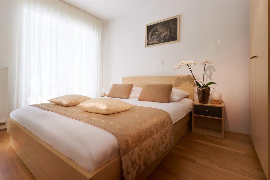 Postojna Cave Rooms & Apartments Proteus Bilik gambar